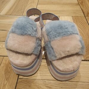 UGG Size 7 Platform Disco Checker Slide